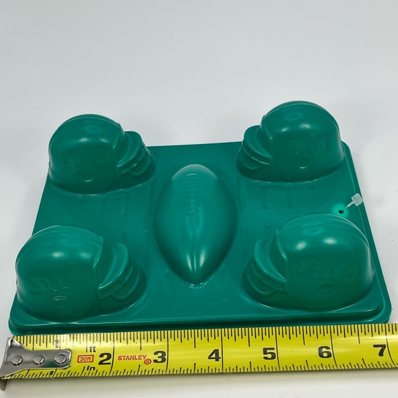 Jell-O Jiggler Football Molds 4 Helmets And 1 Football 2 Pack Lot - Picture 5 of 6